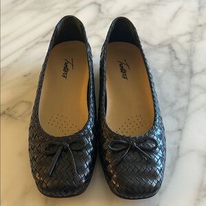 Trotters Black Woven Flats